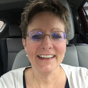 Meet your Posher, Anissa